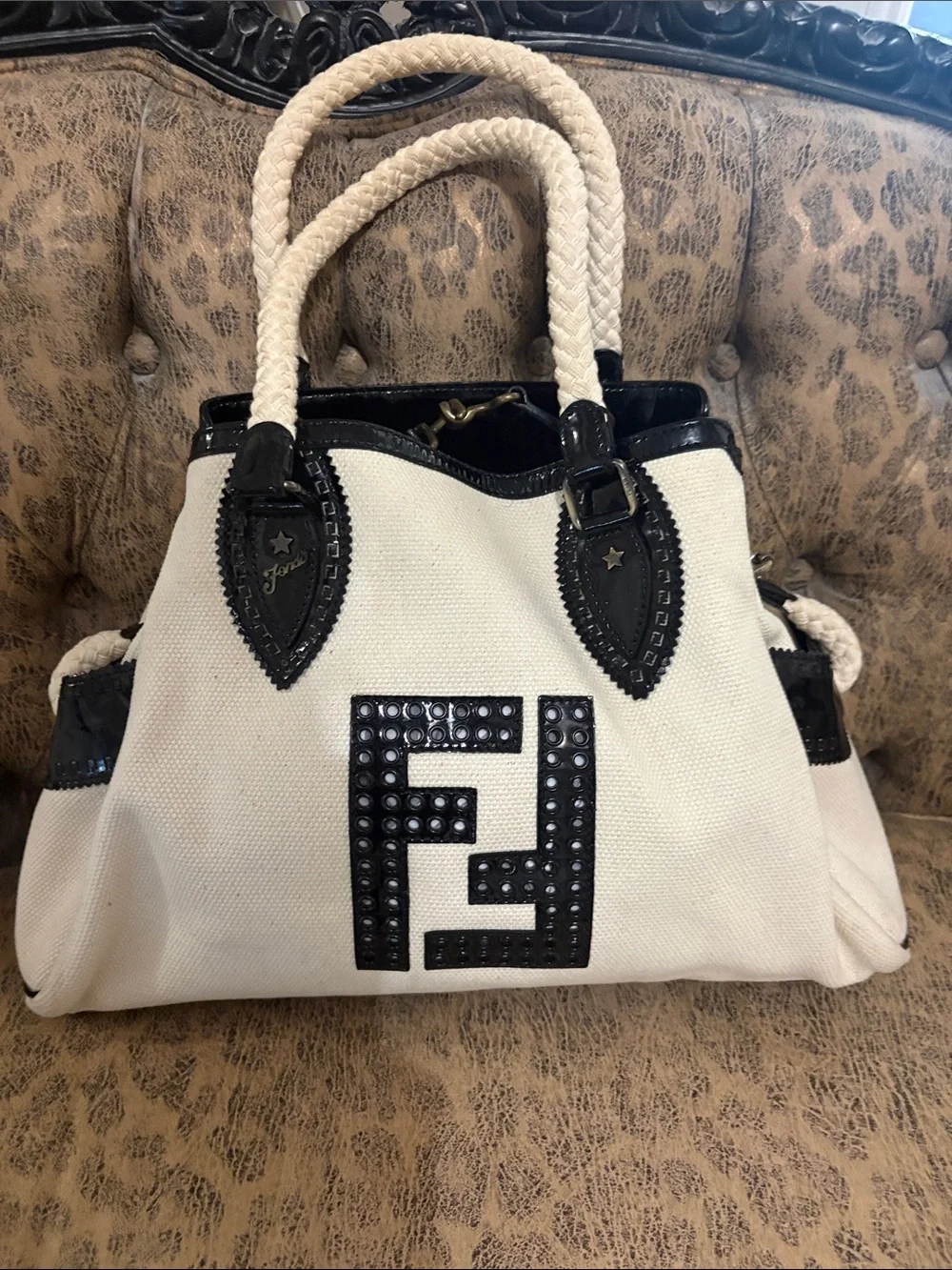 Vintage Fendi White Canvas Shoulder Bag with Black Patent Leather Logo and Trim - Picture 10 of 12